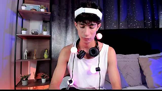 NovaaWheler online show from November 27, 9:18 pm