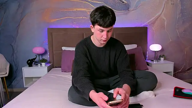 AdrianoAubert online show from September 19, 3:07 am