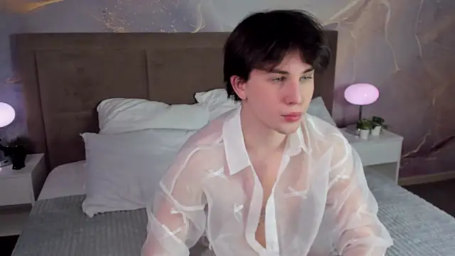 AdrianoAubert online show from March 20, 3:02 am