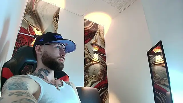 Luke davis01 online show from January 15, 1:14 pm