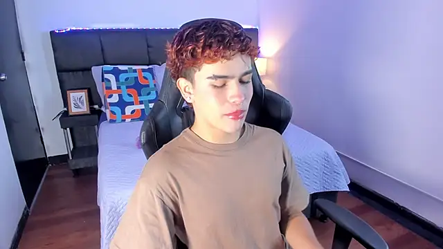 Aiiden 15 online show from December 1, 1:14 pm