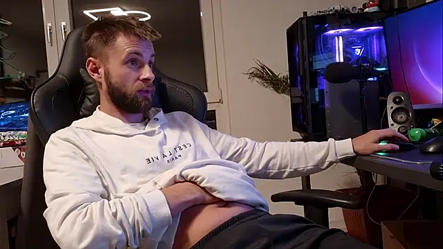 ademandjulia online show from January 13, 8:57 pm