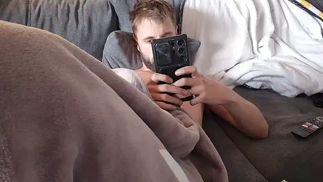 ademandjulia online show from October 30, 3:35 pm