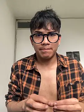 shadowsofgarden online show from April 17, 9:06 pm