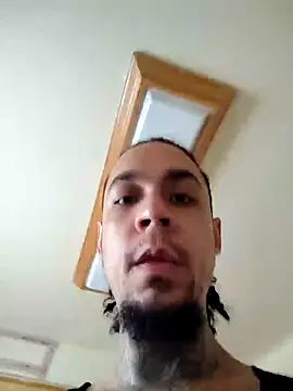Rican8inches online show from February 8, 8:10 pm