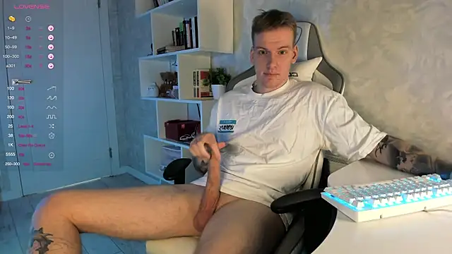 Snapshot of jaffersonlouis chatting on March 2, 4:47 pm jaffersonlouis online show from March 2, 4:47 pm