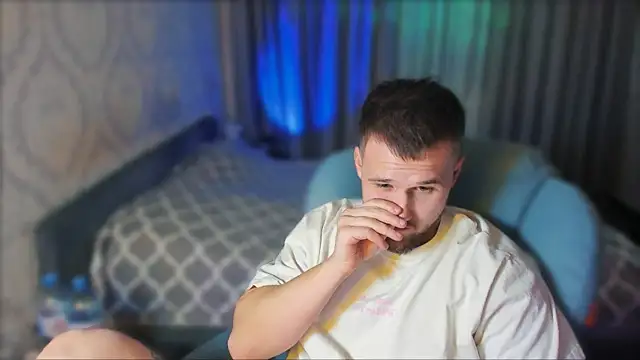 Vladik b online show from March 4, 5:53 pm