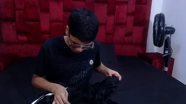 David Gil19 online show from January 11, 5:33 am