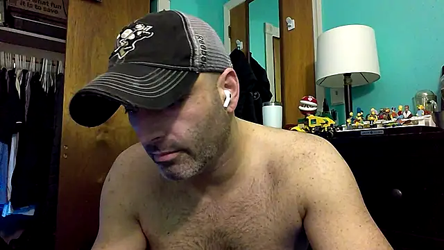 Snapshot of Novabear6996 chatting on March 1, 7:31 am Novabear6996 online show from March 1, 7:31 am