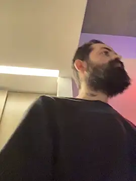 guccititi online show from December 14, 1:51 pm