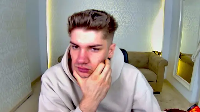 MaxKaiden online show from April 17, 4:48 am