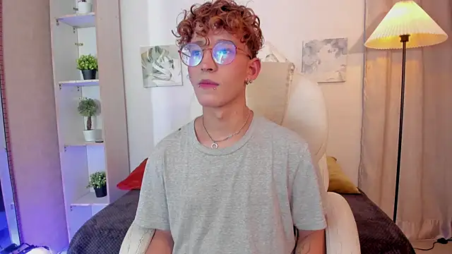 iiangel  online show from December 2, 3:53 am