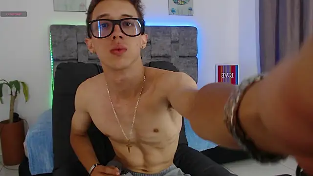 skinny bigcock02 online show from February 2, 8:50 pm