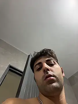 Snapshot of mikekmi21 chatting on October 8, 8:13 pm mikekmi21 online show from October 8, 8:13 pm