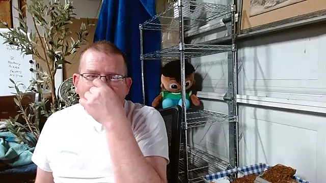 Randomoldguy615 online show from February 25, 1:09 am