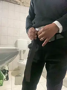 rogerdik76 online show from March 6, 6:21 am