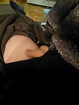 DearRusting online show from March 28, 8:53 pm