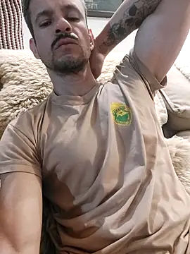 juniortche1313 online show from January 8, 12:38 am