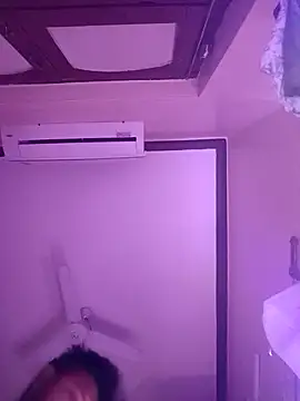 horniestboi online show from March 4, 9:22 pm