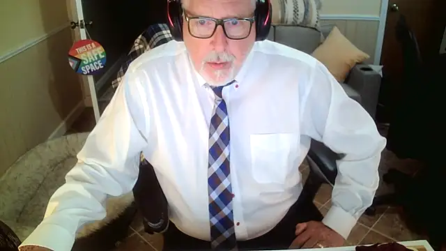 superbearboss online show from June 7, 3:30 pm