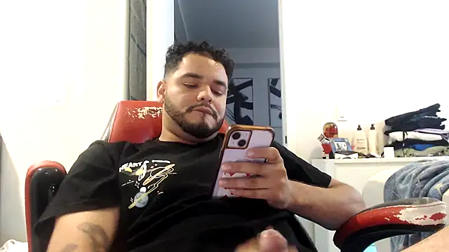 Snapshot of magnumbull chatting on October 21, 6:55 pm magnumbull online show from October 21, 6:55 pm