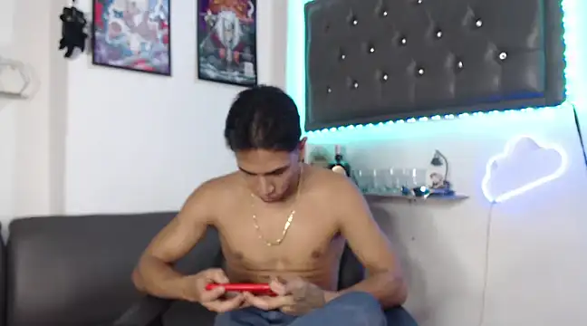 Monkey uchiha777 online show from March 11, 12:28 pm