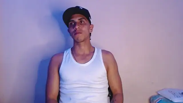 Monkey uchiha777 online show from October 8, 12:59 am