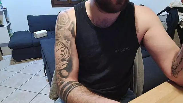 maialinofriuli online show from February 9, 8:35 pm