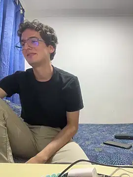 Thiagobb7 online show from January 7, 3:44 am