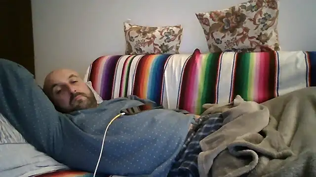 maxxxio12 online show from April 2, 7:00 pm