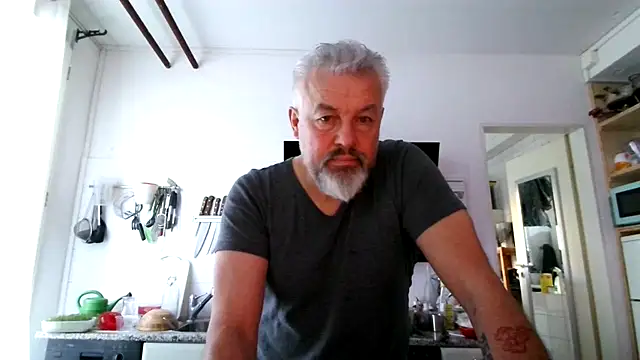 Berg Boy online show from February 25, 7:09 am