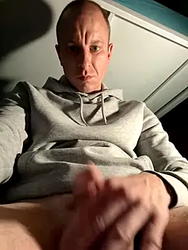 svenpfeifer online show from March 17, 7:24 am