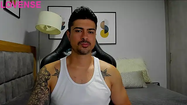 Snapshot of Dante_Storm chatting on September 13, 1:39 am Dante Storm online show from September 13, 1:39 am