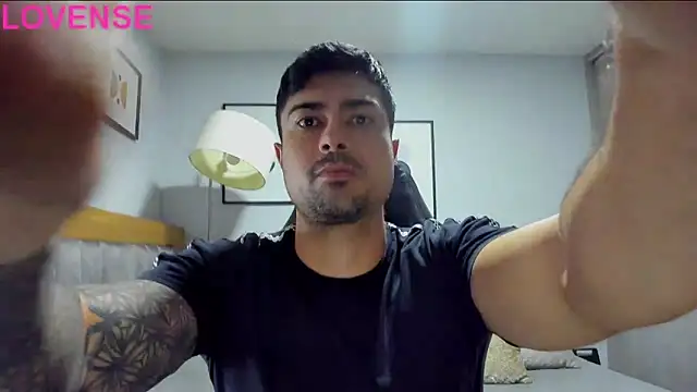 Snapshot of Dante_Storm chatting on October 19, 9:07 pm Dante Storm online show from October 19, 9:07 pm