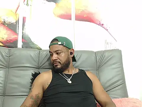 BladeFoxxx1 online show from October 15, 5:48 am