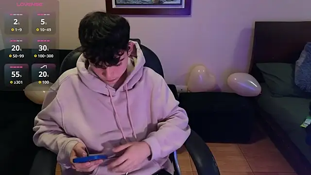 lukeboyce33 online show from February 5, 12:39 am