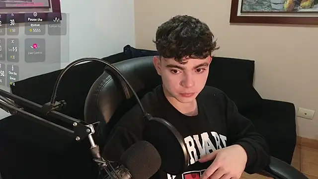 lukeboyce33 online show from March 2, 2:00 am