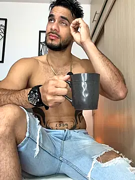 Maximiliano ford online show from December 16, 11:06 am