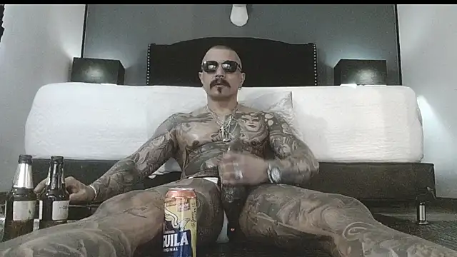 danilog515 online show from November 19, 8:52 pm