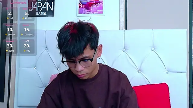 Ethan Westt online show from November 13, 8:46 pm