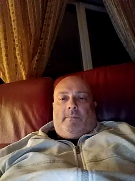 Alexis Bull online show from April 8, 11:24 pm