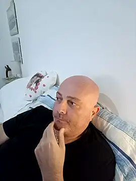 Alexis Bull online show from November 12, 4:35 pm