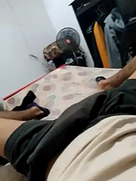 Yeibons online show from November 10, 10:15 pm