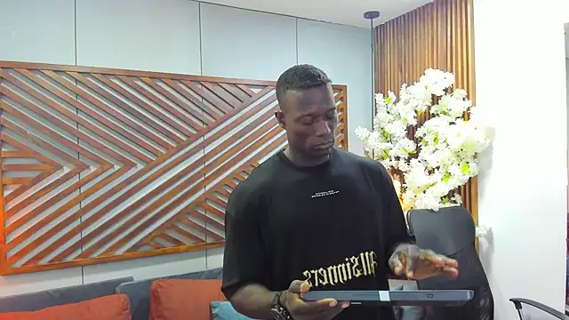 MarcusBlack  online show from November 24, 11:33 am