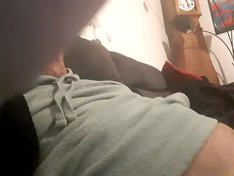 Snapshot of Vince072 chatting on September 29, 4:00 am Vince072 online show from September 29, 4:00 am