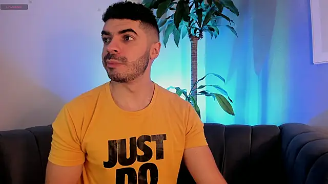 AxelThompson  online show from December 14, 11:06 am