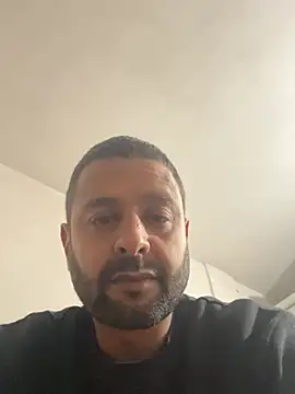 anaahmed30 online show from April 6, 10:21 pm