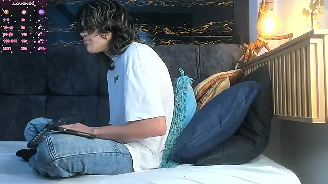 Diamond twink online show from November 23, 3:50 am