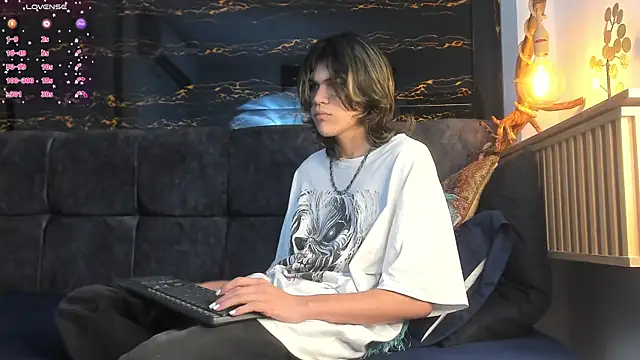 Diamond twink online show from November 30, 3:41 am