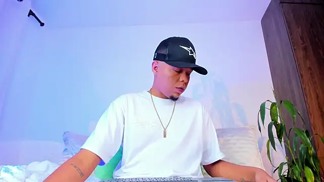 asmodeo 33 online show from February 19, 5:48 am